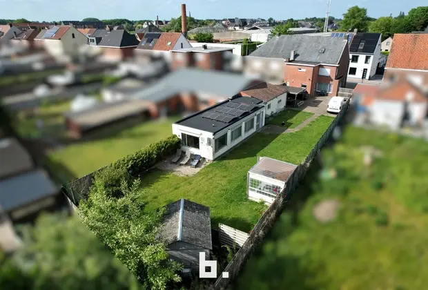 Stevige ruime woning met kantoor of hobby bijhuis in Zulte (EPC label B) - Zulte
