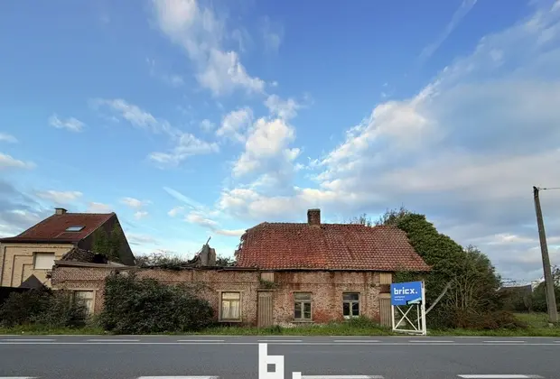 Te renoveren woningen op 701m² - Kuurne