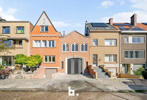 Uniek magazijn met kantoor in loftstijl - Kortrijk