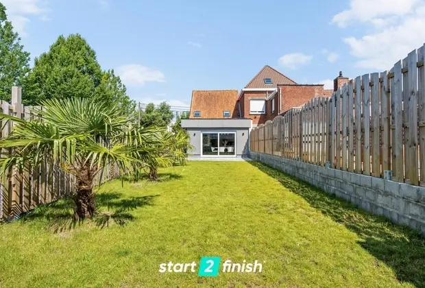 Instapklare, volledig gerenoveerde woning met zonnige tuin. - Roeselare