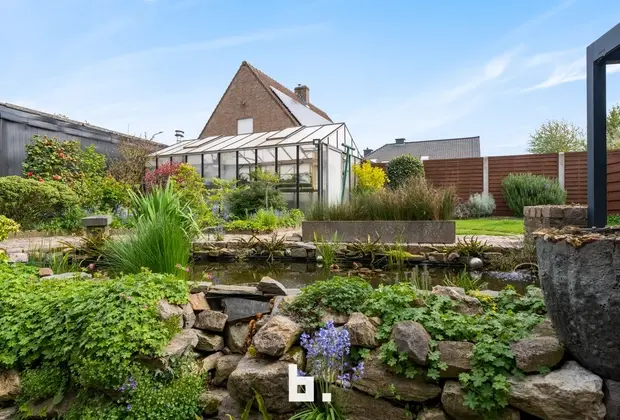 Unieke renovatiewoning in Sint-Eloois-Vijve te koop - Waregem