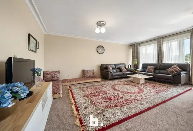 Appartement met 3 slaapkamers, kelderberging en garage inbegrepen - Sint-Andries
