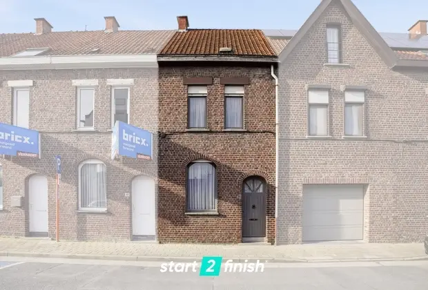 Te renoveren stadswoning met tuin op uitstekende ligging in Roeselare - Roeselare