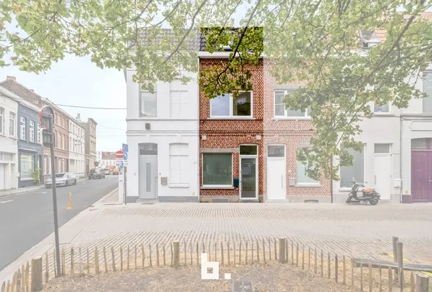 Volledig vernieuwde woning pal in het centrum - Kortrijk
