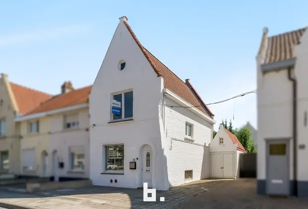 Karaktervolle halfopen gezinswoning met 3 slaapkamers, garage en zonnige tuin te Brugge - Brugge