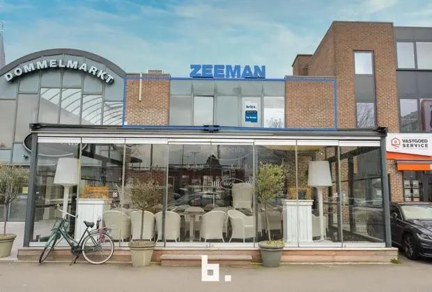 Handelspand met mooi rendement op zeer commerciële ligging te Pelt (Neerpelt)  - Pelt