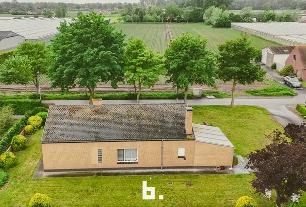 Te renoveren laagbouwwoning  met open zicht te Varsenare - Varsenare