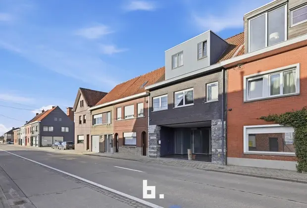 Energiezuinig duplexappartement met 3 slaapkamers en parking!-Waregem-€190.000