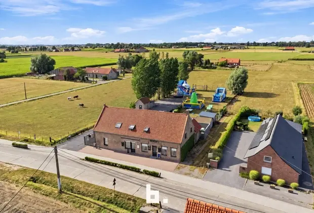Karaktervolle horecazaak met ruim potentieel – veelzijdig restaurant, feestzaal, buitenruimte & parking - Houthulst