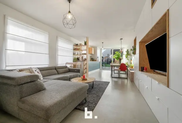 Charmante hoekwoning met 2 slaapkamers en tuin. - Sint-Andries