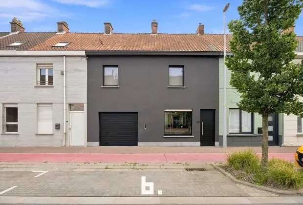 Instapklare woning met 5 slaapkamers in Roeselare!  - Roeselare
